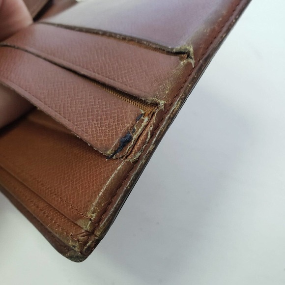 Vintage Louis Vuitton Men's Authentic LV Brown Bi-Fold Monogram Leather Wallet - Picture 10 of 15